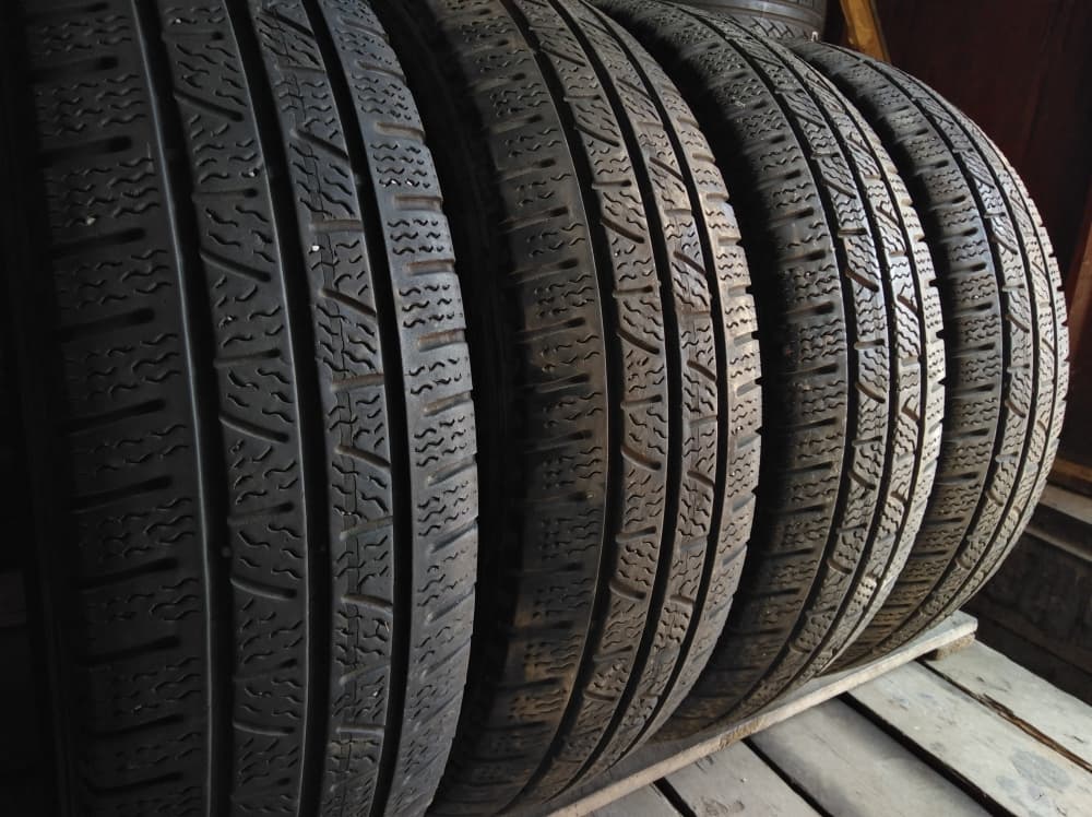 Вживані шини з Європи Pirelli Carier Winter 195/75 R 16C