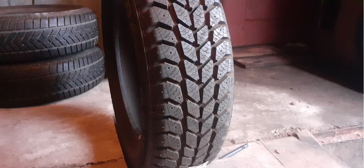 Вживані шини з Європи GoodYear Cargo Ultra Grip 205/65 R 15C