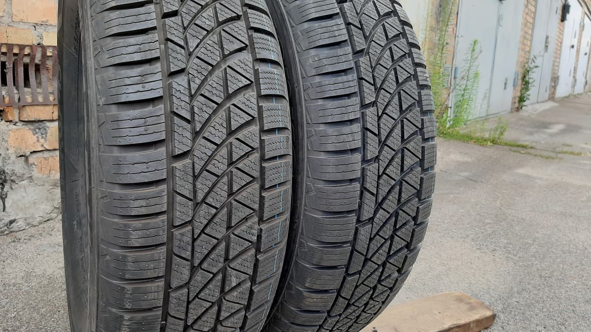Вживані шини з Європи Hankook Kinergy 4S 215/70 R 15