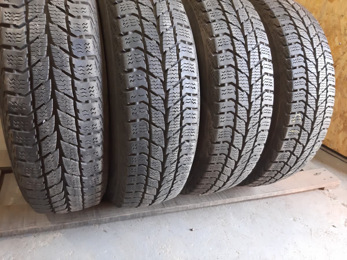 Вживані шини з Європи Uniroyal Snow Max 2 185/0 R 14C