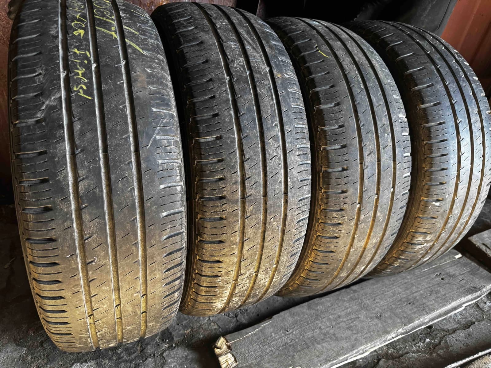 Вживані шини з Європи Hankook Vantra LT 225/65 R 16C