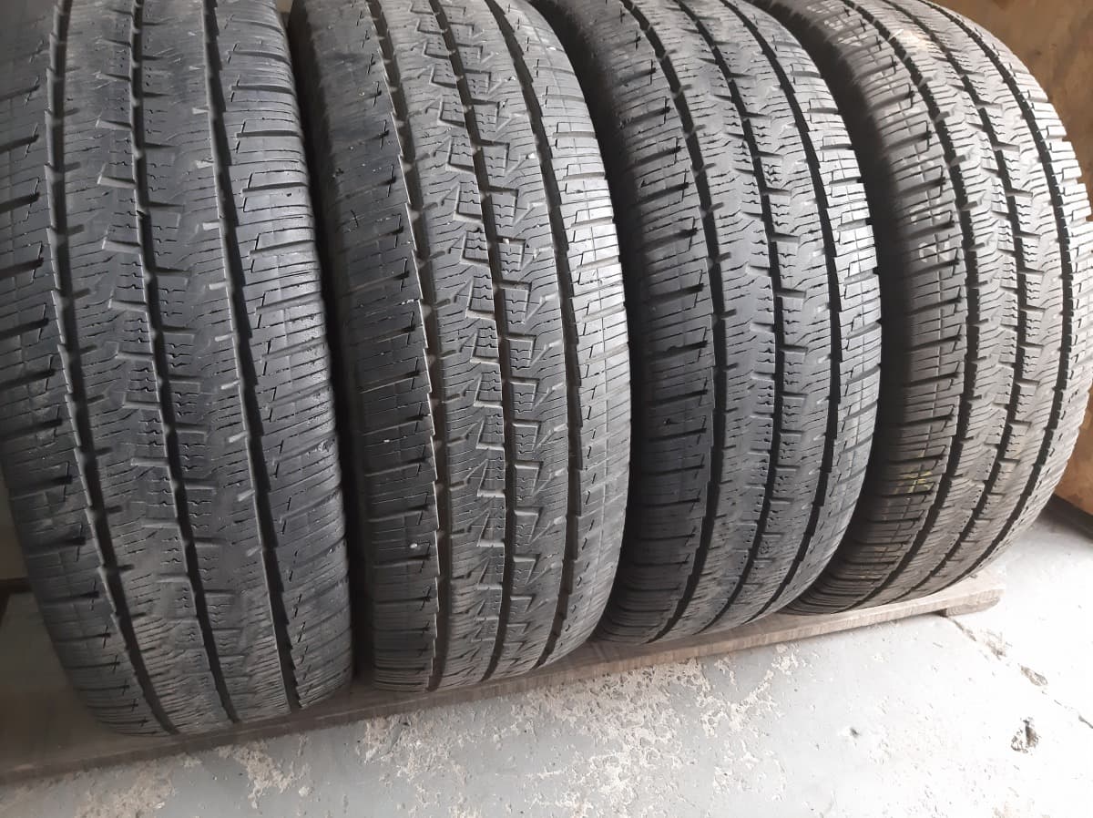 Вживані шини з Європи Continental VanContact 4Season . 225/70 R 15C