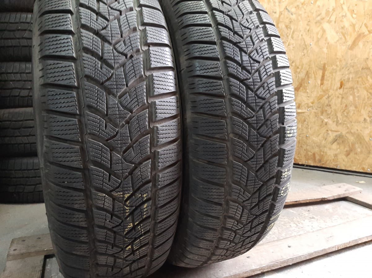 Вживані шини з Європи Dunlop Winter Sport 5 suv 215/70 R 16