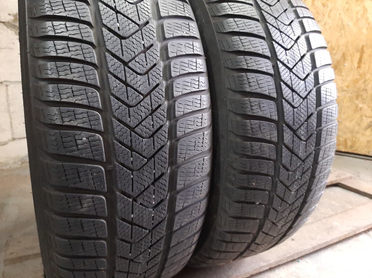 Вживані шини з Європи Pirelli Sottozero 3    225/60 R 17