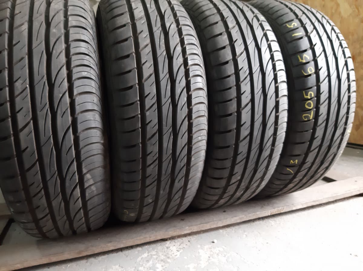 Вживані шини з Європи Barum Bravuris 2      205/65 R 15