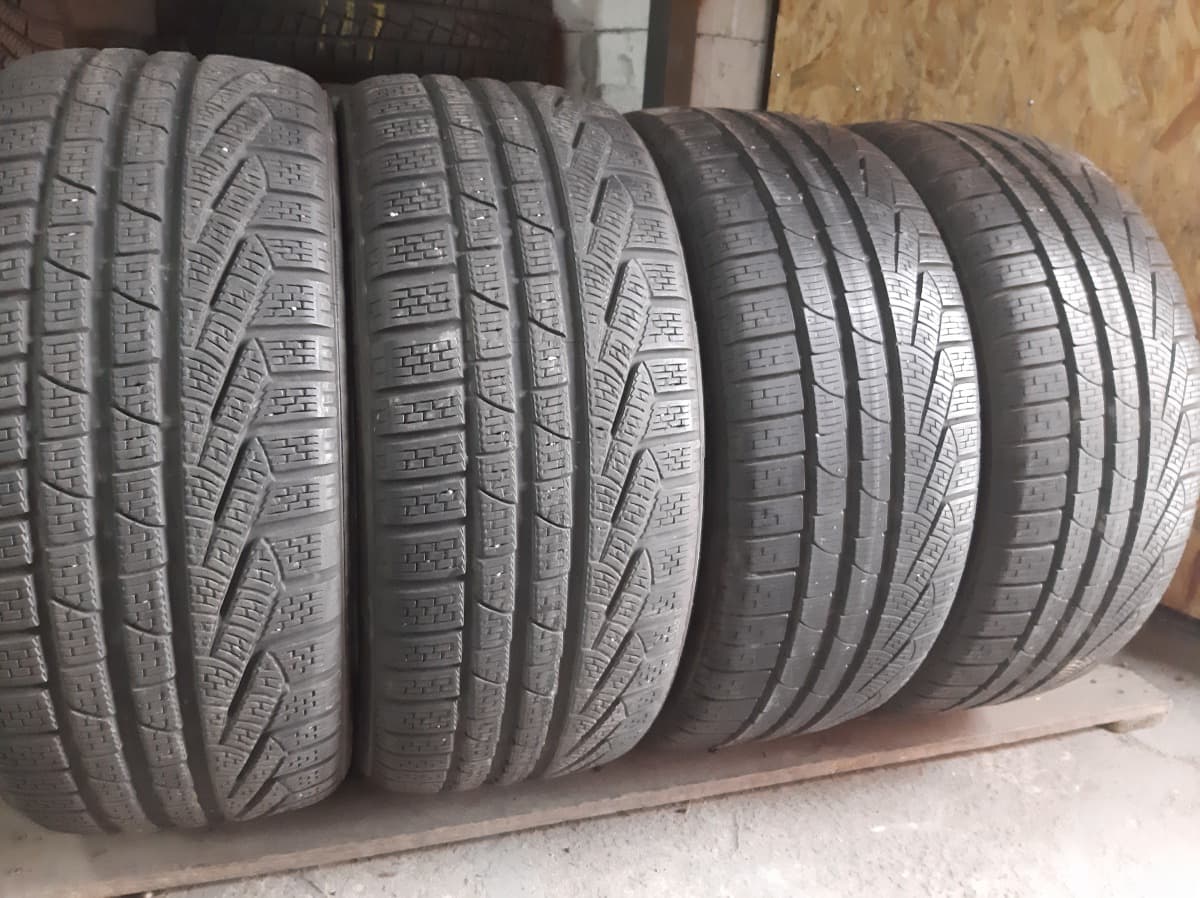 Вживані шини з Європи Pirelli Sotozero Winter 240     235/40 R 19