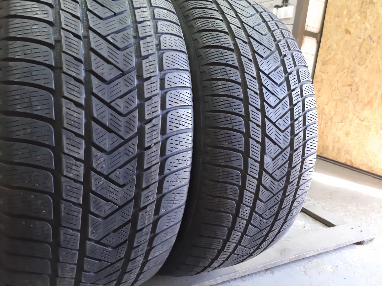 Вживані шини з Європи Pirelli Scorpion Winter  … 275/45 R 20