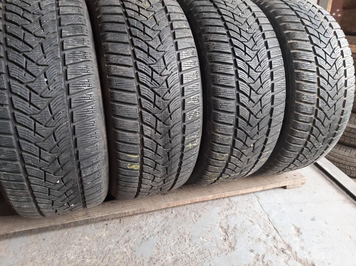 Вживані шини з Європи Dunlop Winter Sport 5  235/45 R 17