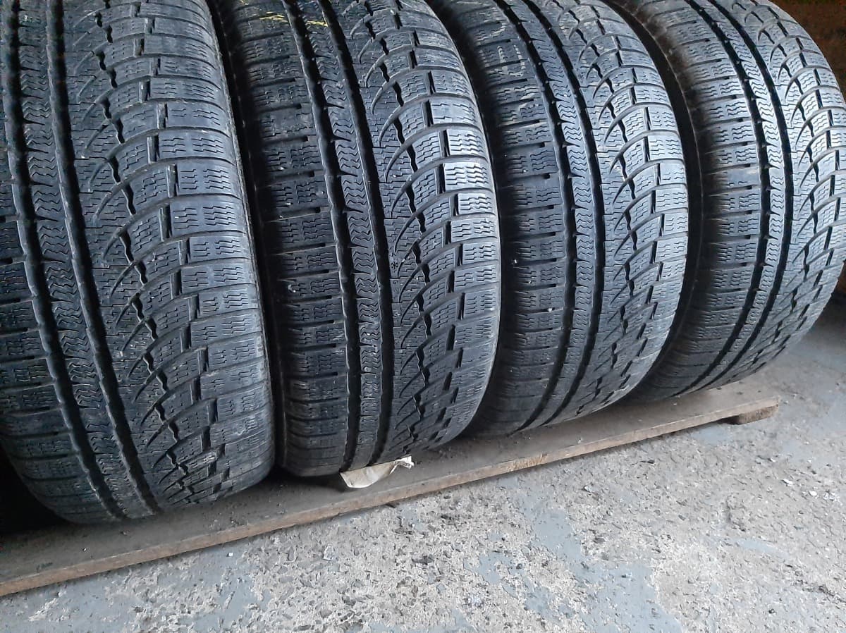 Вживані шини з Європи Nokian WD A4   . . 235/40 R 18