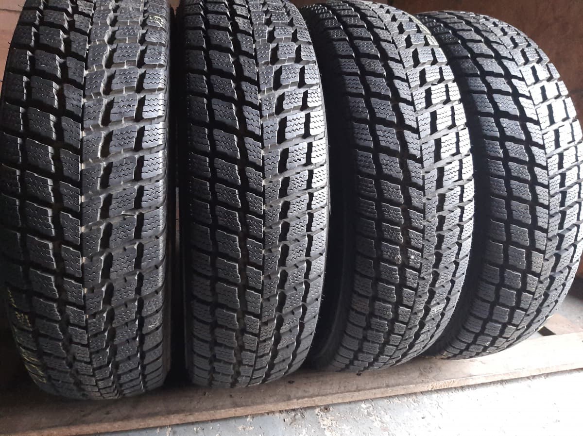 Вживані шини з Європи Nexen Winguard Suv .     205/70 R 15