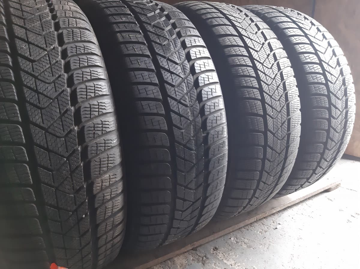 Вживані шини з Європи Pirelli Sotozero 3   …   225/45 R 19