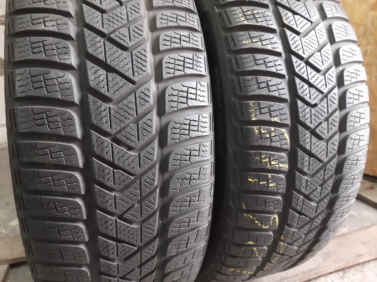 Вживані шини з Європи Pirelli Sottozero 3  .    / 235/45 R 19