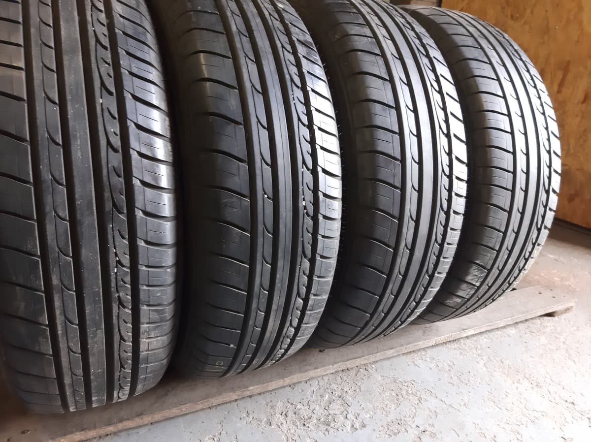 Вживані шини з Європи Dunlop SP Sport Fastresponse  … 215/65 R 16