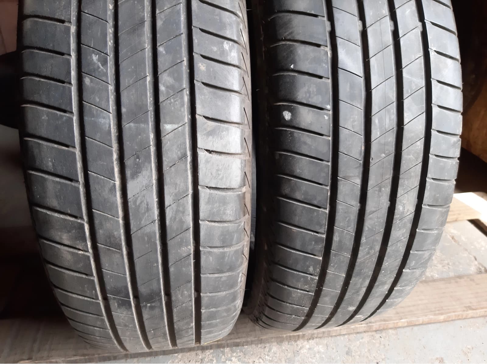 Вживані шини з Європи Bridgestone Turanza T-005 215/60 R 17