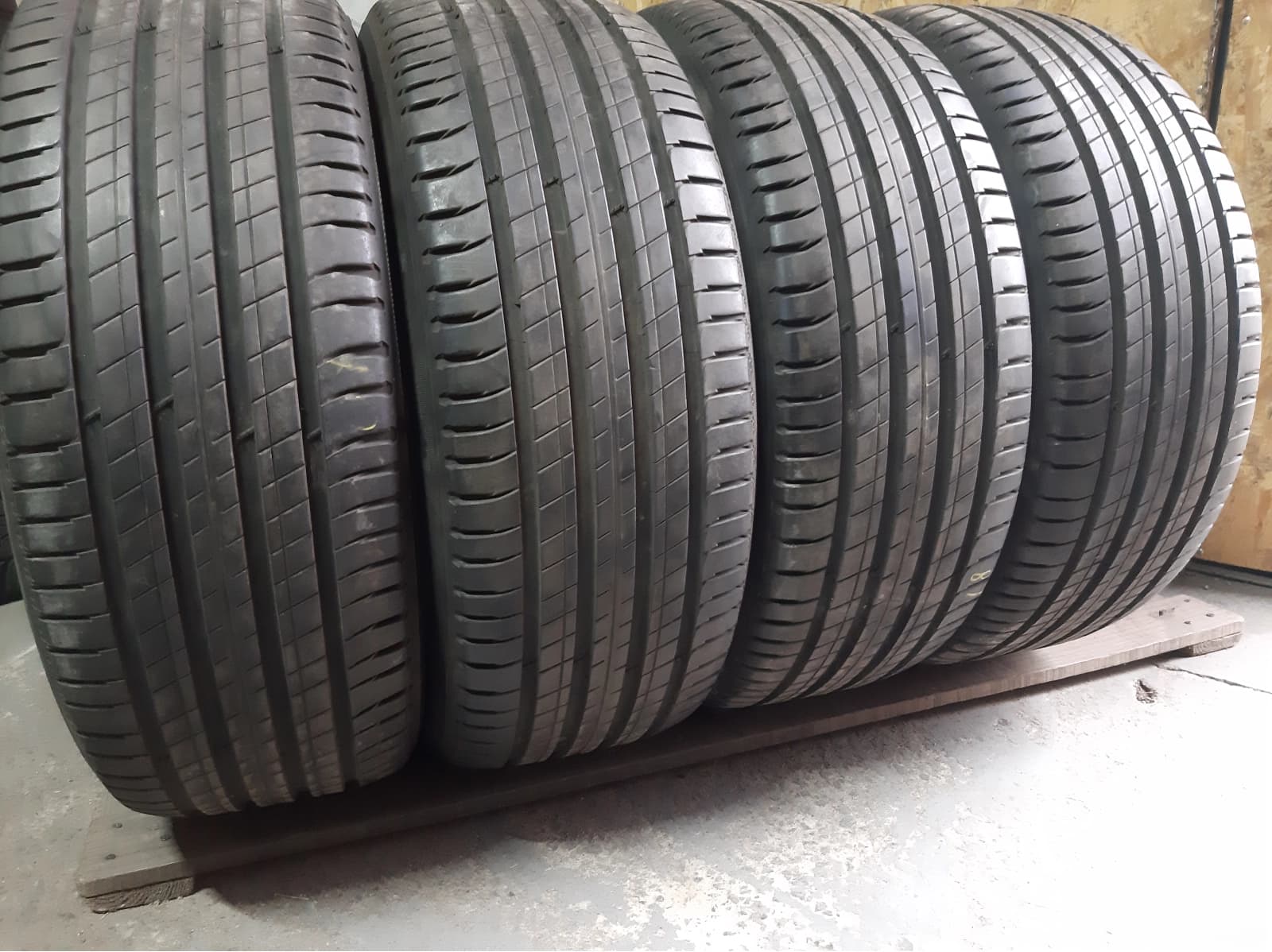 Вживані шини з Європи Michelin Latitude Sport 3 235/55 R 19
