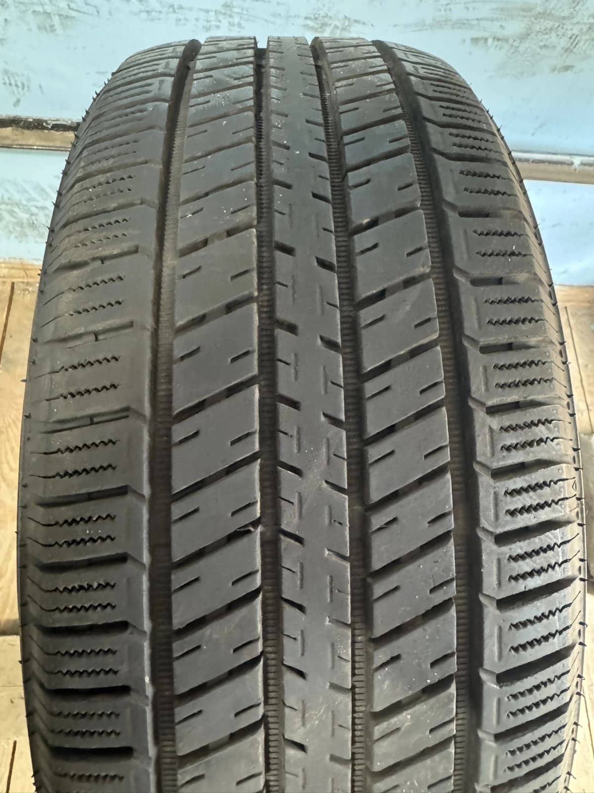 Вживані шини з Європи Supermax HT-1 M+S. 235/50 R 18
