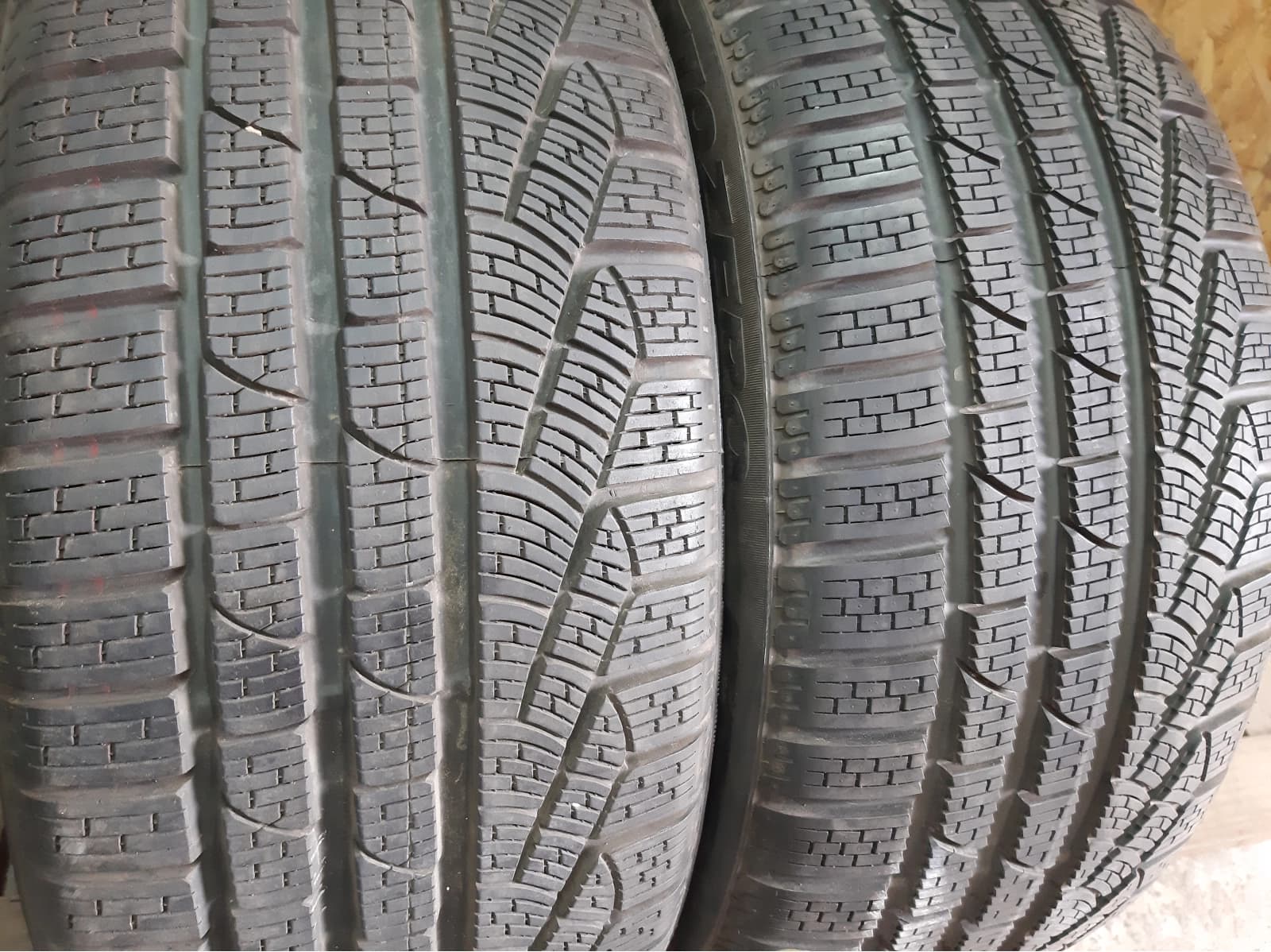 Вживані шини з Європи Pirelli Sottozero Winter 270 235/40 R 19