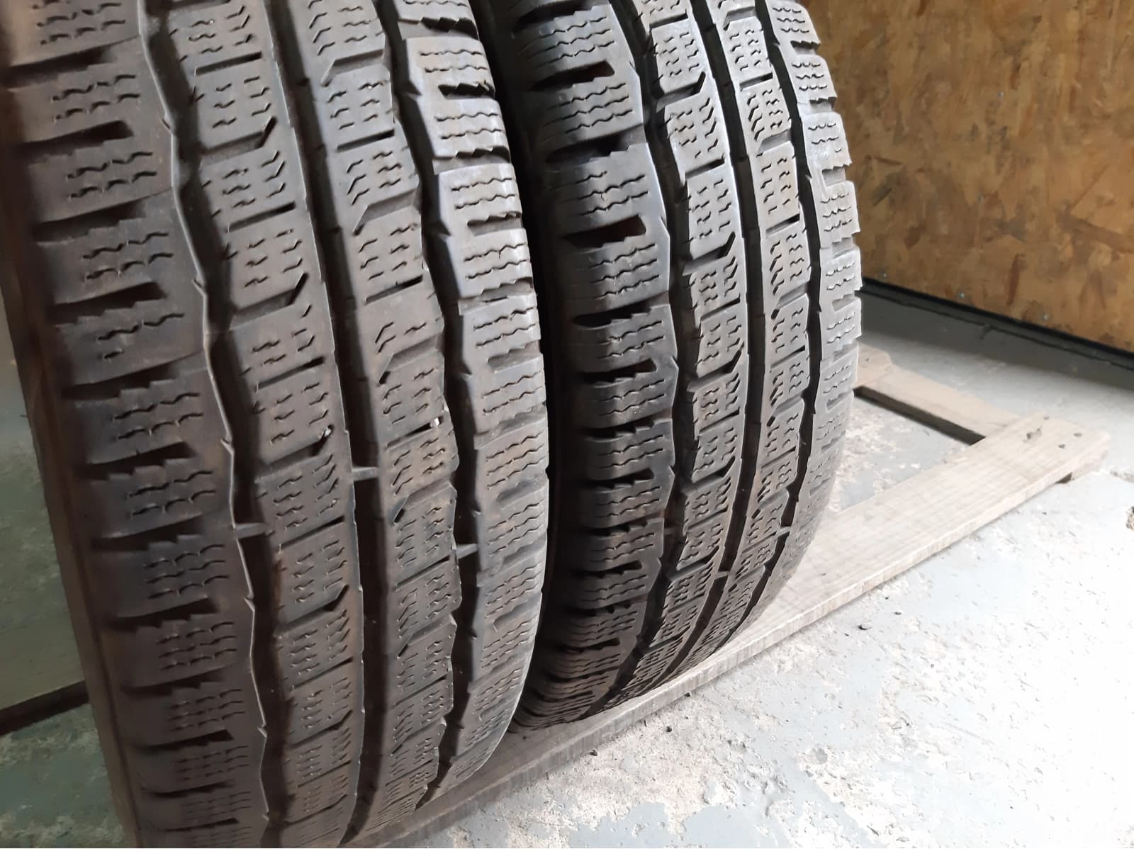 Вживані шини з Європи Kumho WinterPortran CW51 195/70 R 15C