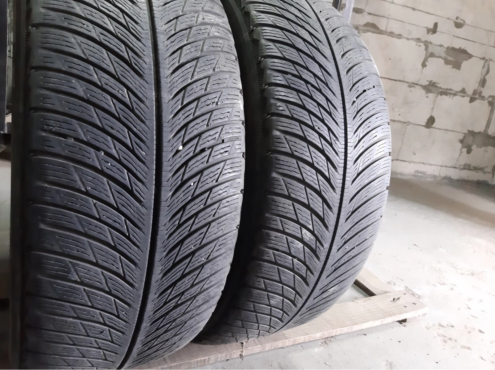 Вживані шини з Європи Michelin Pilot Alpin 5 Suv 255/50 R 19