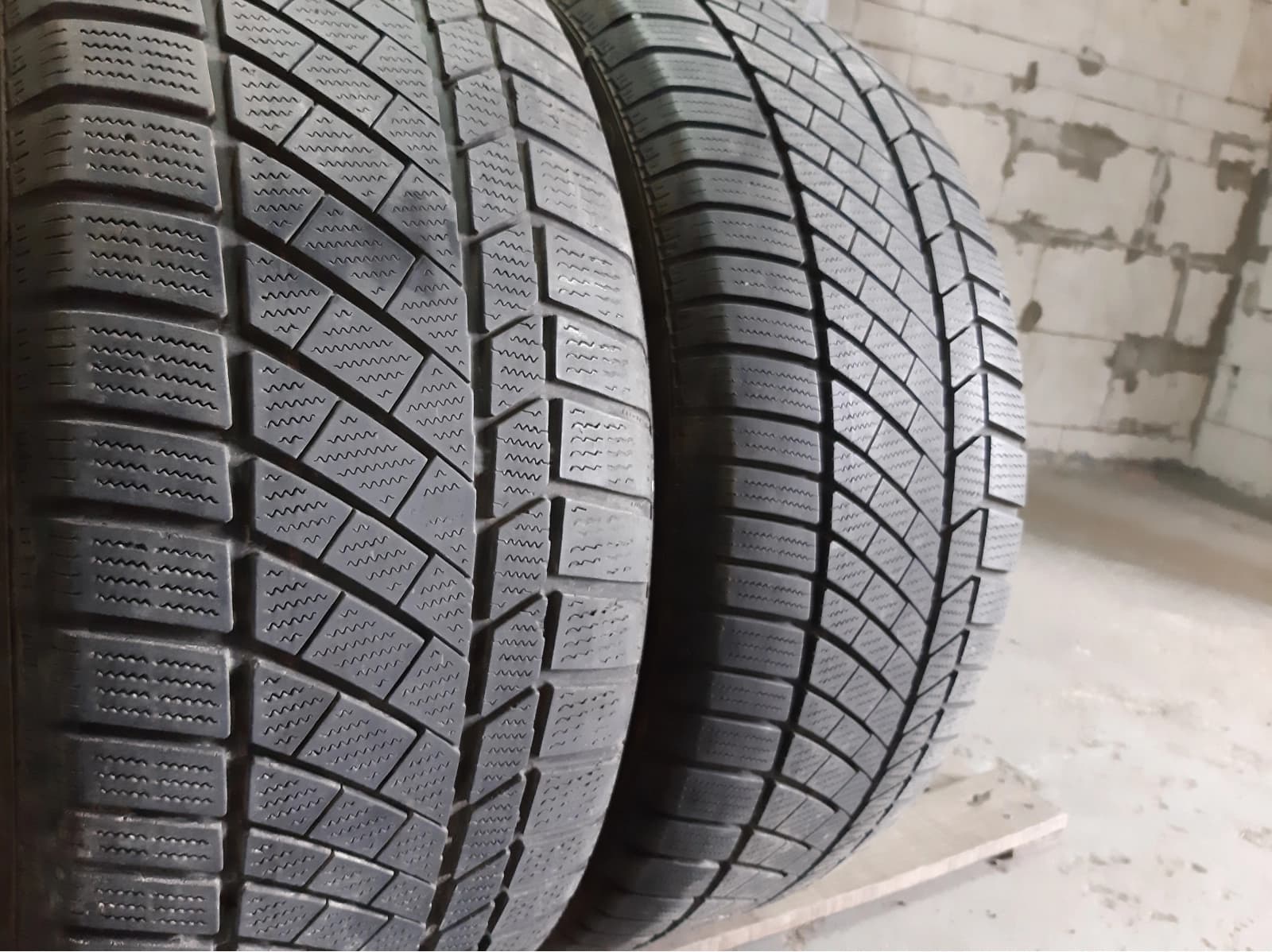 Вживані шини з Європи Continental Conti Winter Contact TS830P     . 255/50 R 19
