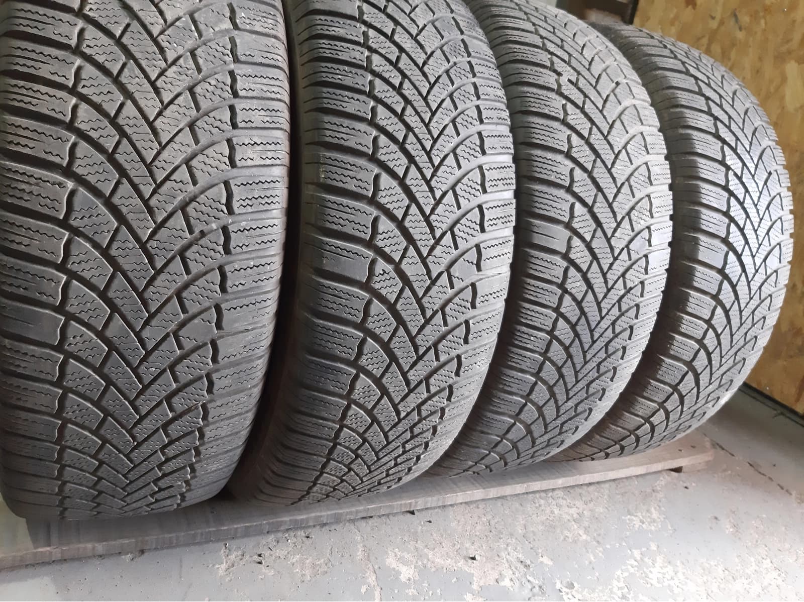Вживані шини з Європи Bridgestone BlizzakLM-005  .     . 225/60 R 18