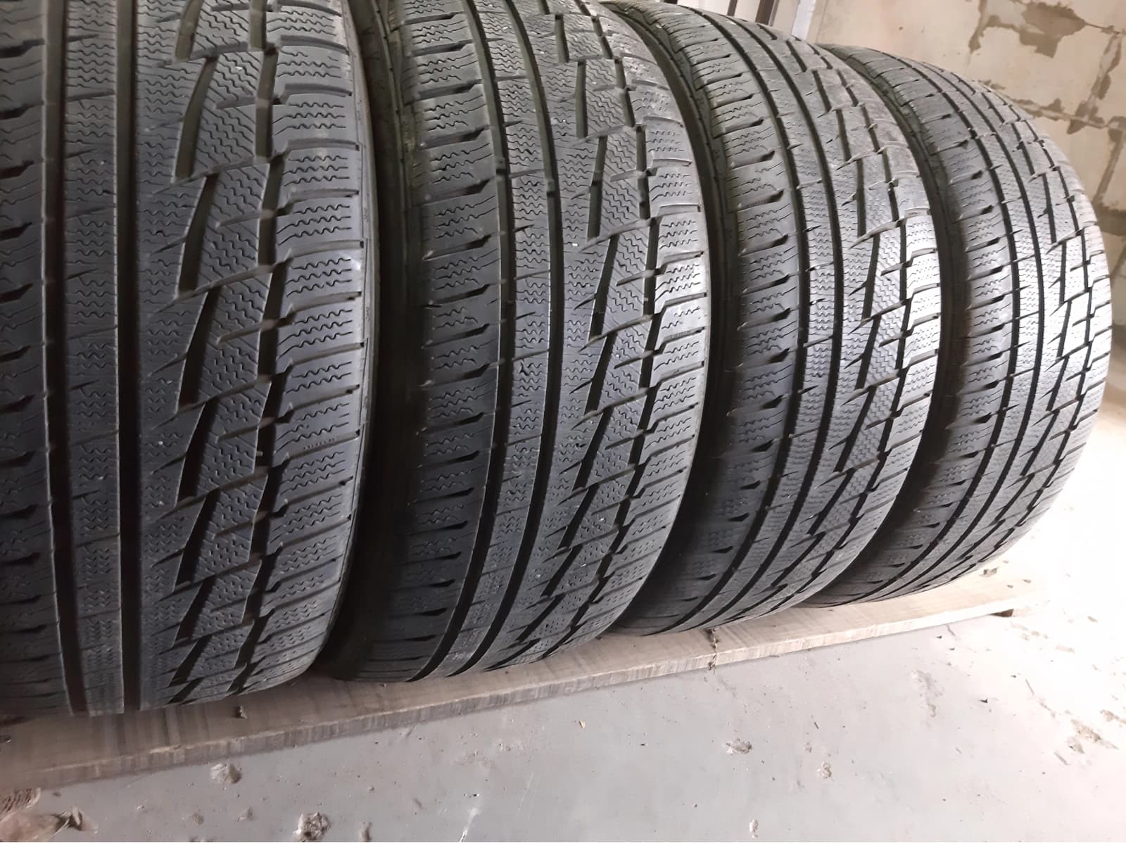 Вживані шини з Європи Matador Sibir Snow 225/40 R 18