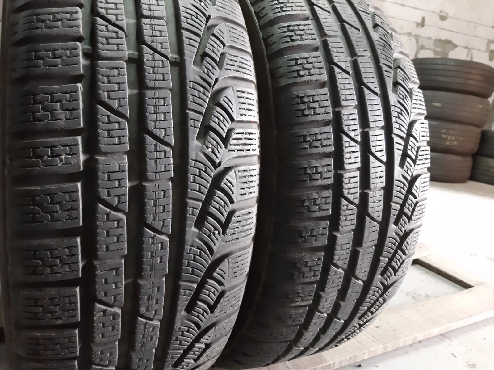 Вживані шини з Європи Pirelli Sottozero     225/50 R 17