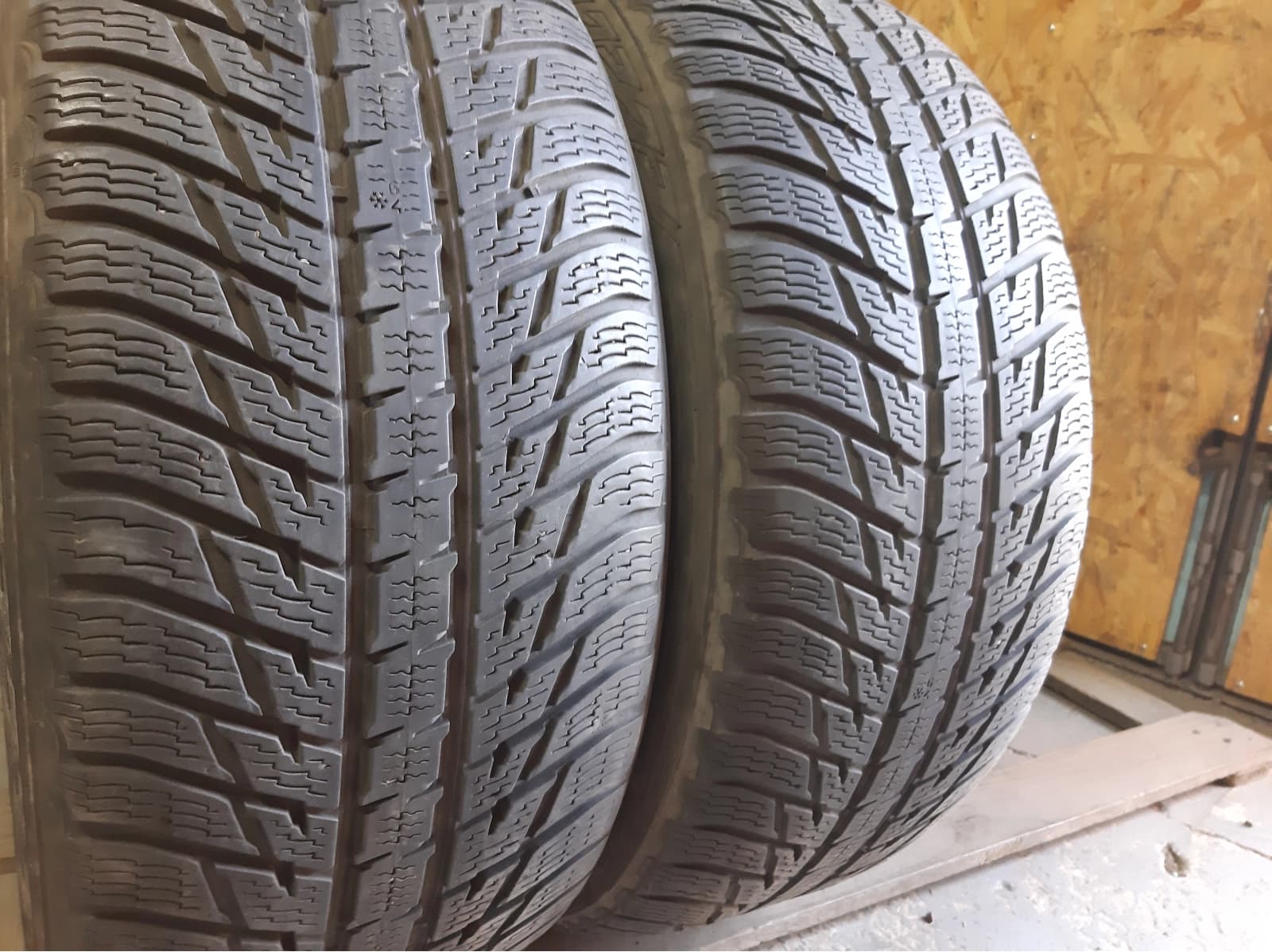 Вживані шини з Європи Nokian WR Suv 3 255/50 R 19