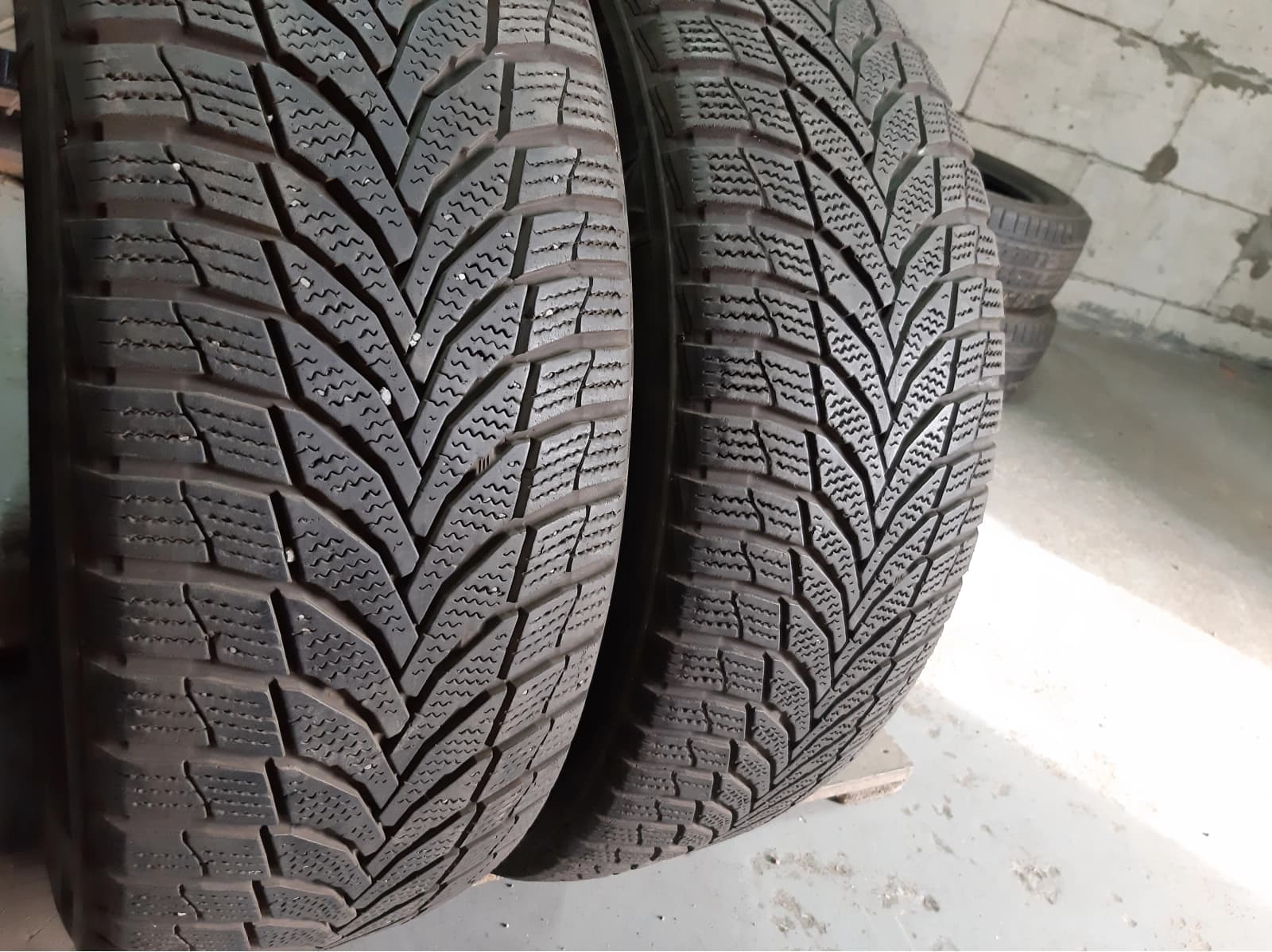 Вживані шини з Європи Nexen Winguard Sport 2 Suv  . . 225/60 R 17