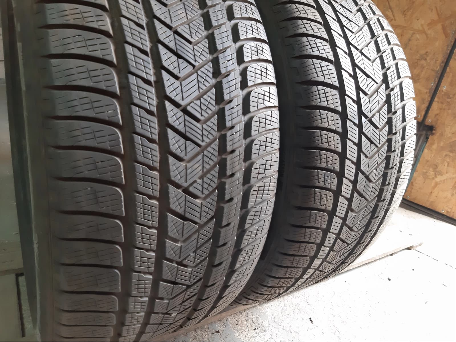 Вживані шини з Європи Pirelli Scorpion Winter 285/45 R 19
