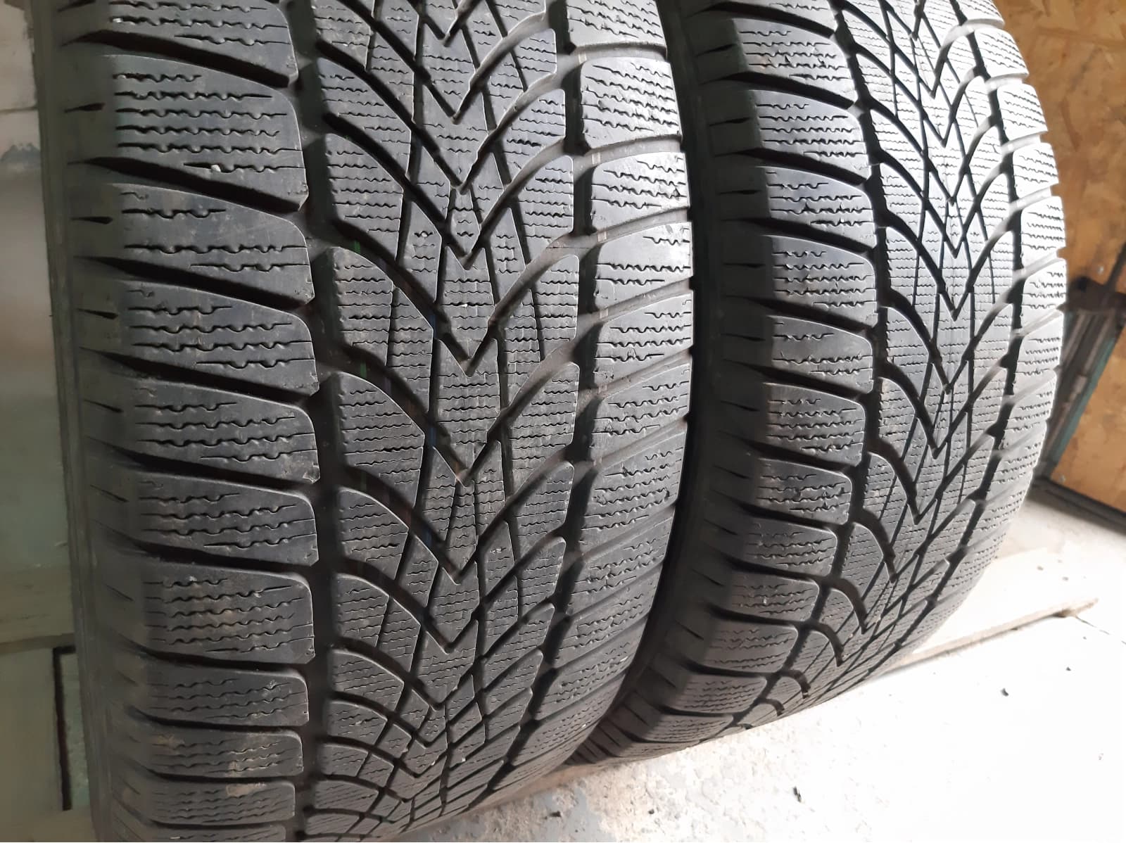 Вживані шини з Європи Dunlop SP Winter Sport 4D   .    . 255/50 R 19