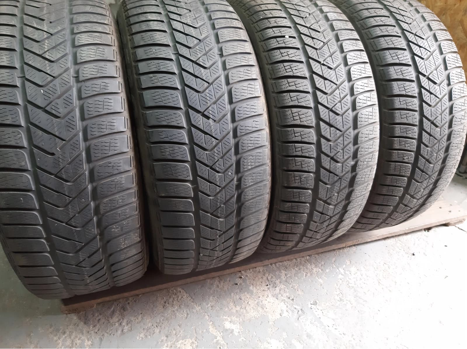 Вживані шини з Європи Pirelli Sottozero 3  .     255/45 R 19