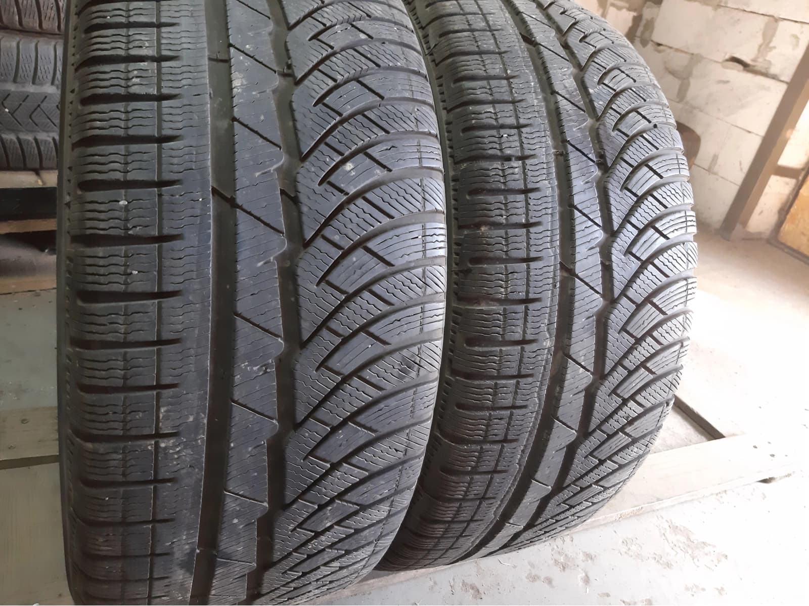 Вживані шини з Європи Michelin Pilot Alpin PA4 255/45 R 18