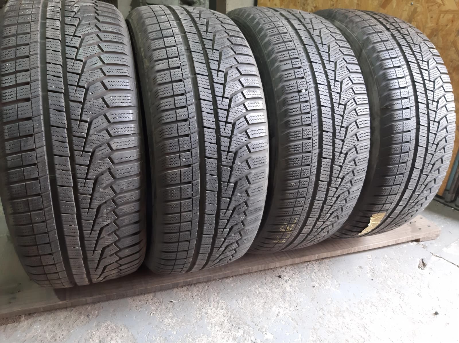 Вживані шини з Європи Hankook Winter I Cept Evo 2    .  .  . 225/50 R 17