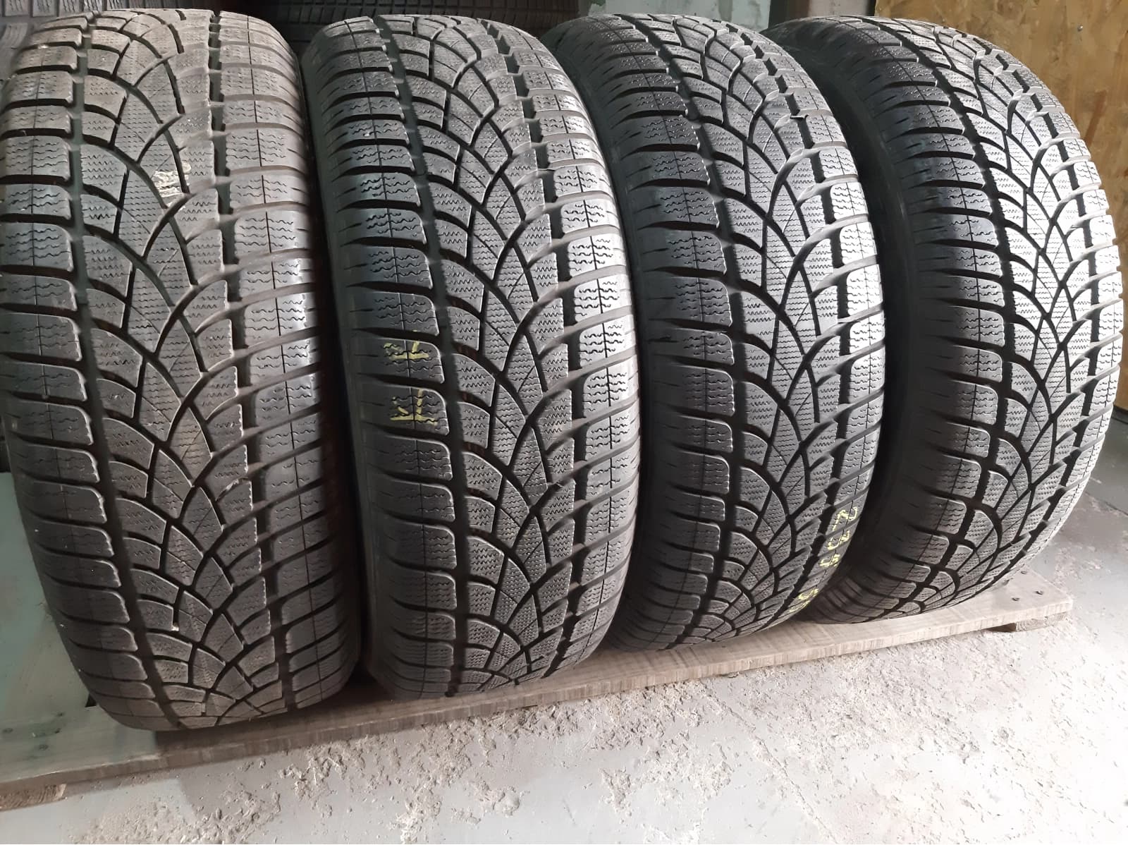 Вживані шини з Європи Dunlop SP Winter Sport 3D    235/55 R 18