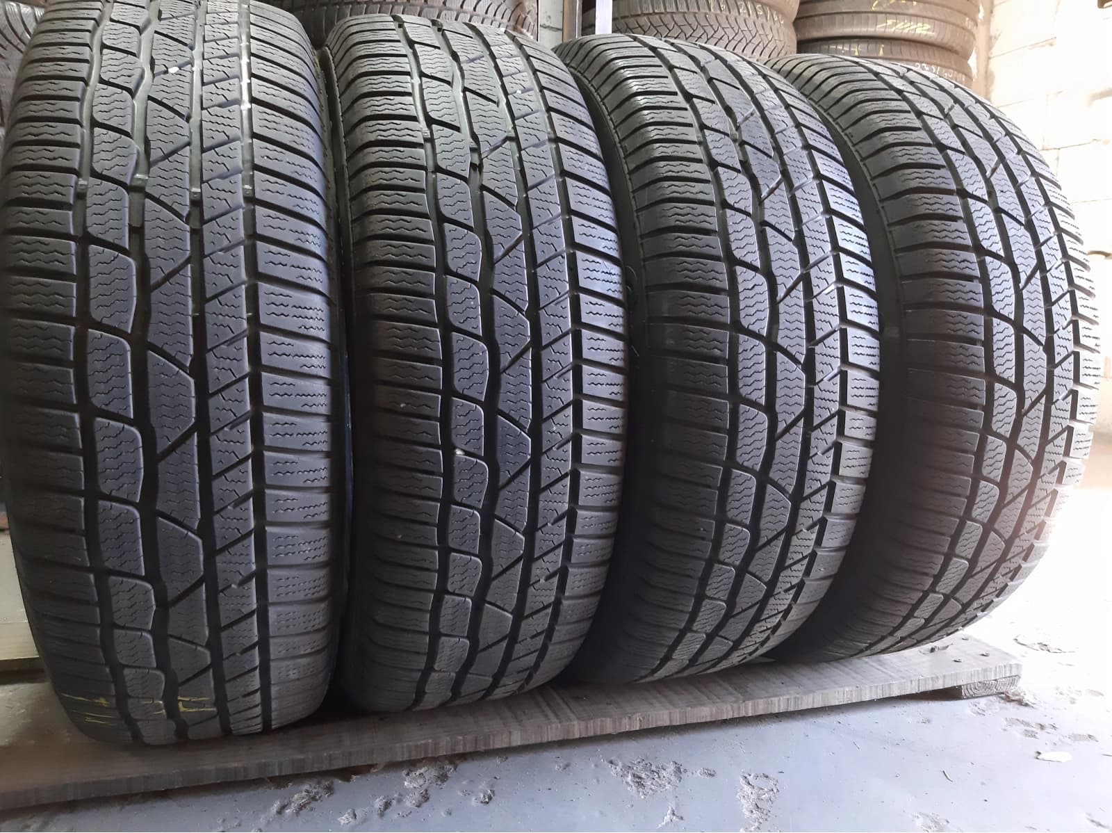 Вживані шини з Європи Continental WinterContact TS 830P   215/60 R 17