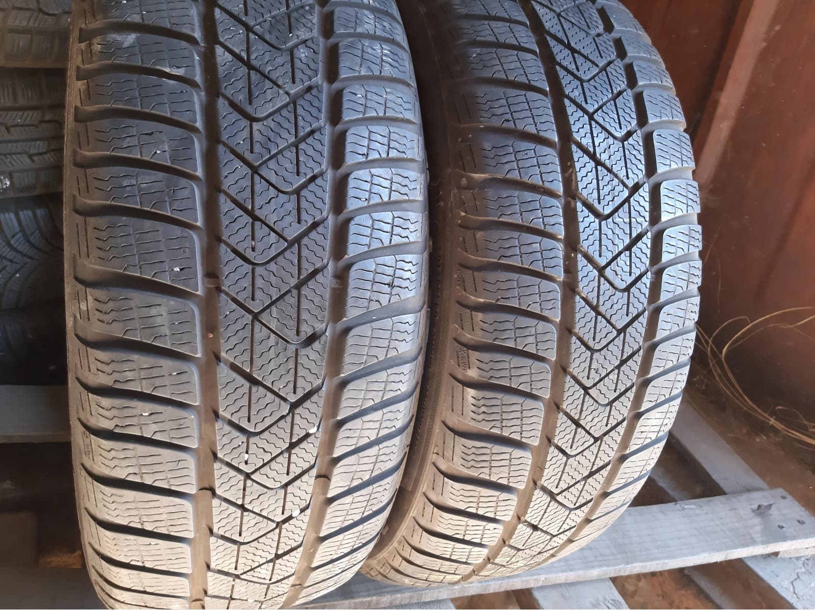 Вживані шини з Європи Pireli Sottozero 3    . 205/50 R 17