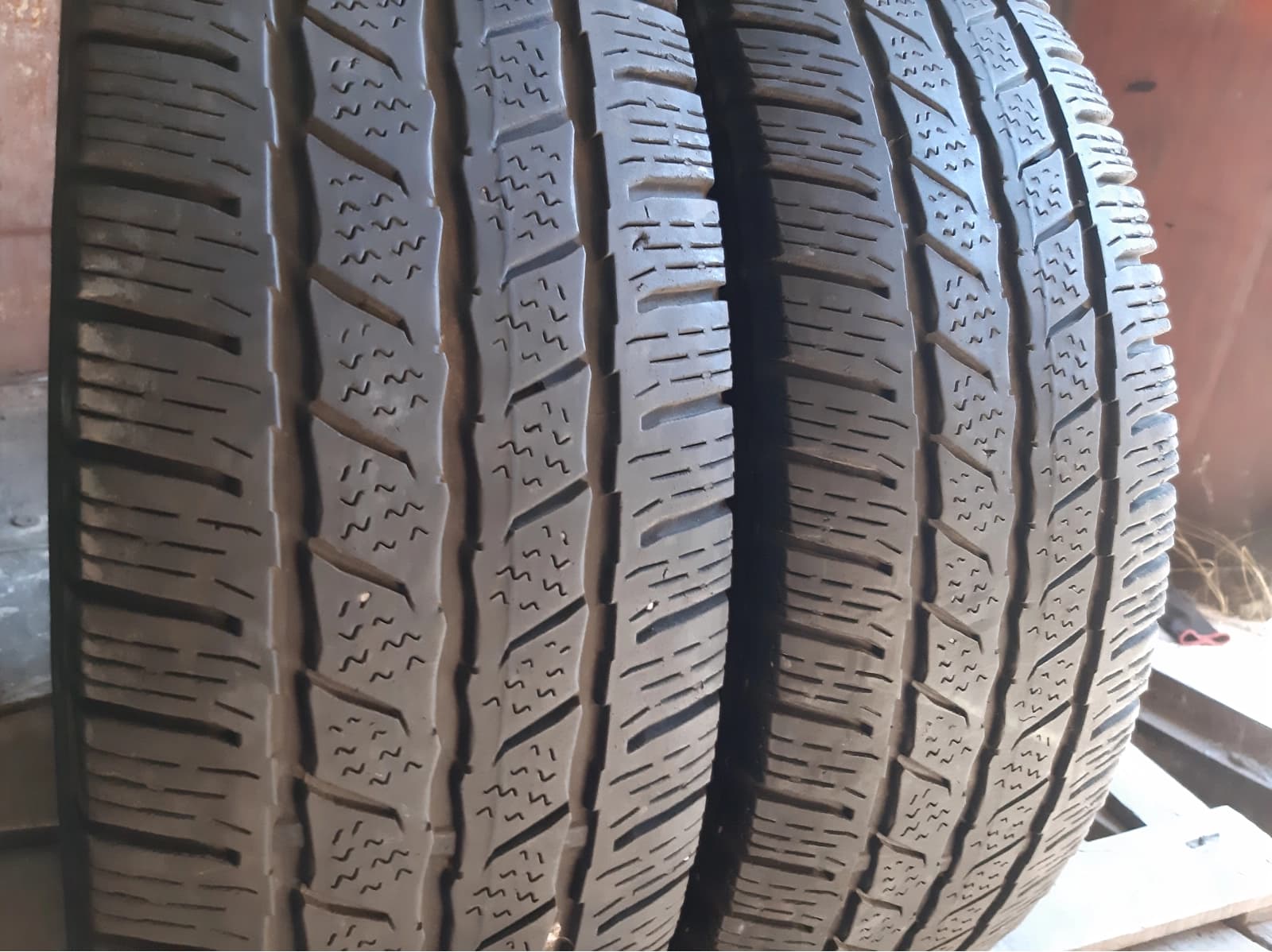 Вживані шини з Європи Continental VanContactWinter     . 205/75 R 16C