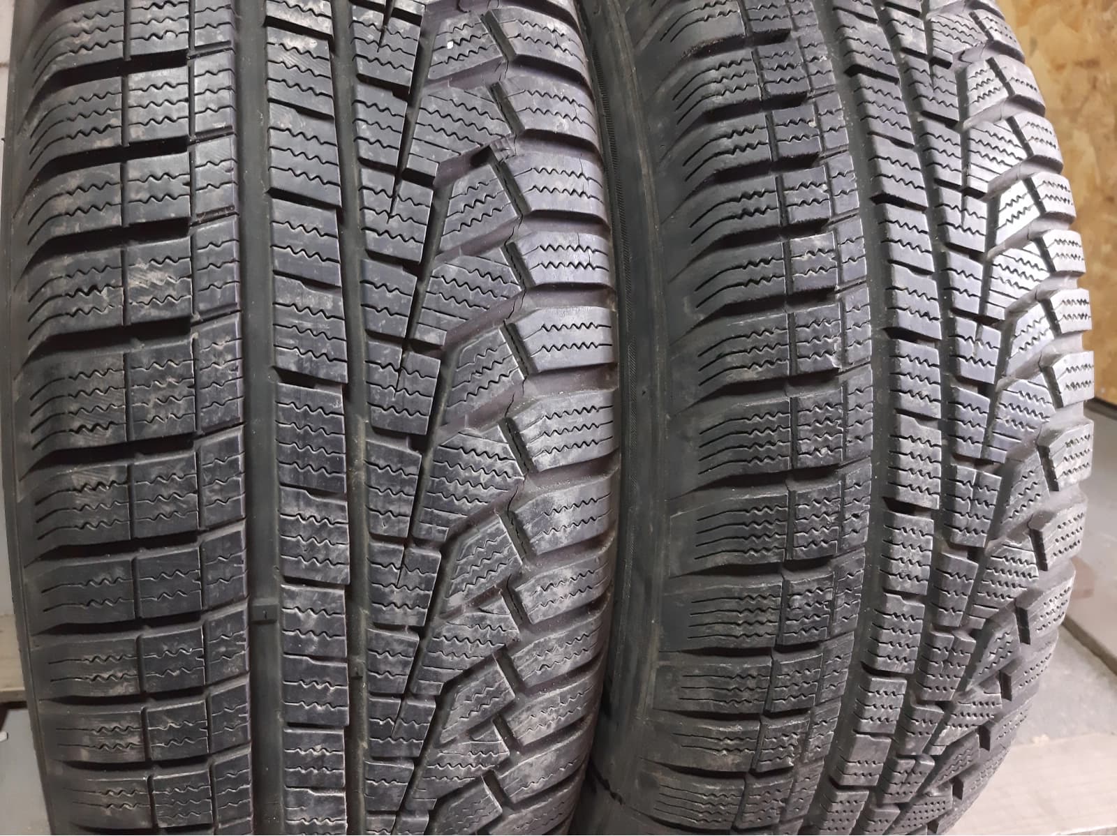 Вживані шини з Європи Hankook Winter I Cept Evo 2 Suv .  . 215/70 R 16