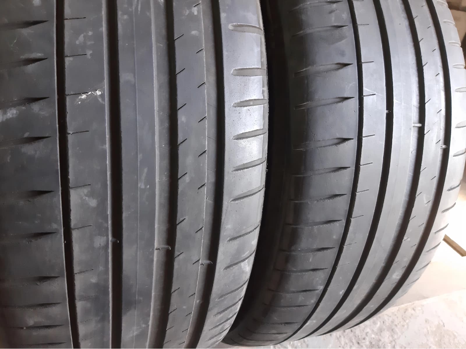 Придбати вживані шини Michelin Pilot Sport 4 245/45 R 19 Вживані шини з Європи Michelin Pilot Sport 4 245/45 R 19