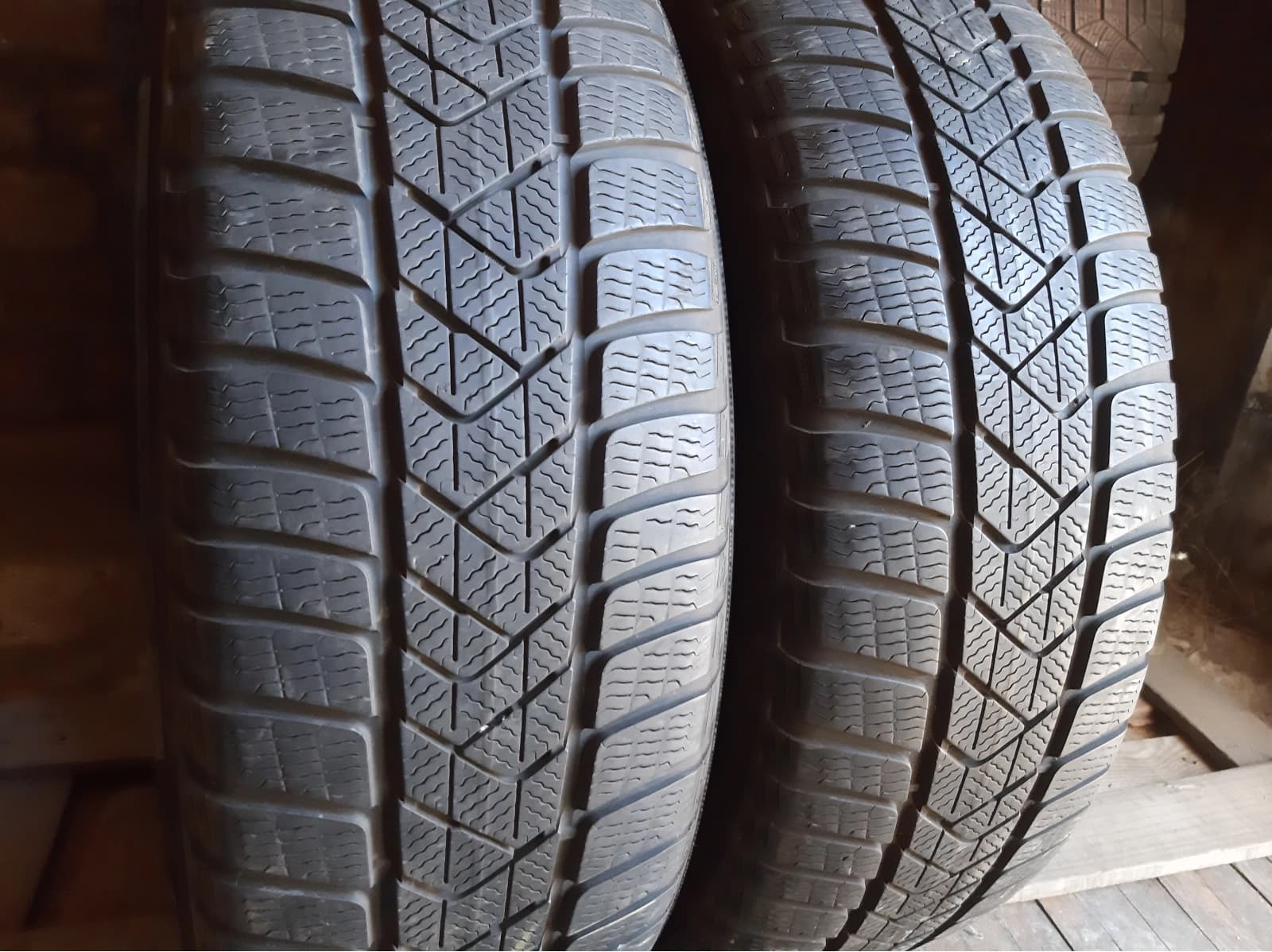 Придбати вживані шини Pirelli Sottozero 3 . 225/60 R 18 Вживані шини з Європи Pirelli Sottozero 3 . 225/60 R 18