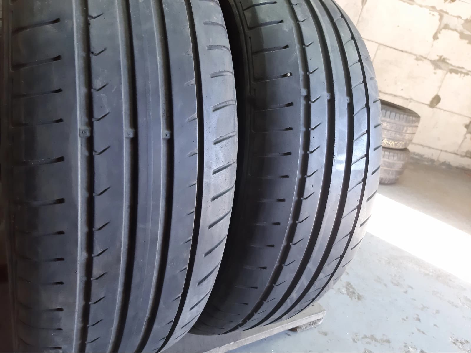 Придбати вживані шини Dunlop Sport Blue Response 205/55 R 16 Вживані шини з Європи Dunlop Sport Blue Response 205/55 R 16