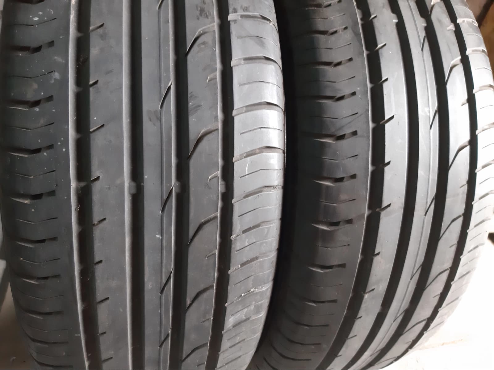 Придбати вживані шини Continental ContiPremiumContact 2 225/55 R 16 Вживані шини з Європи Continental ContiPremiumContact 2 225/55 R 16