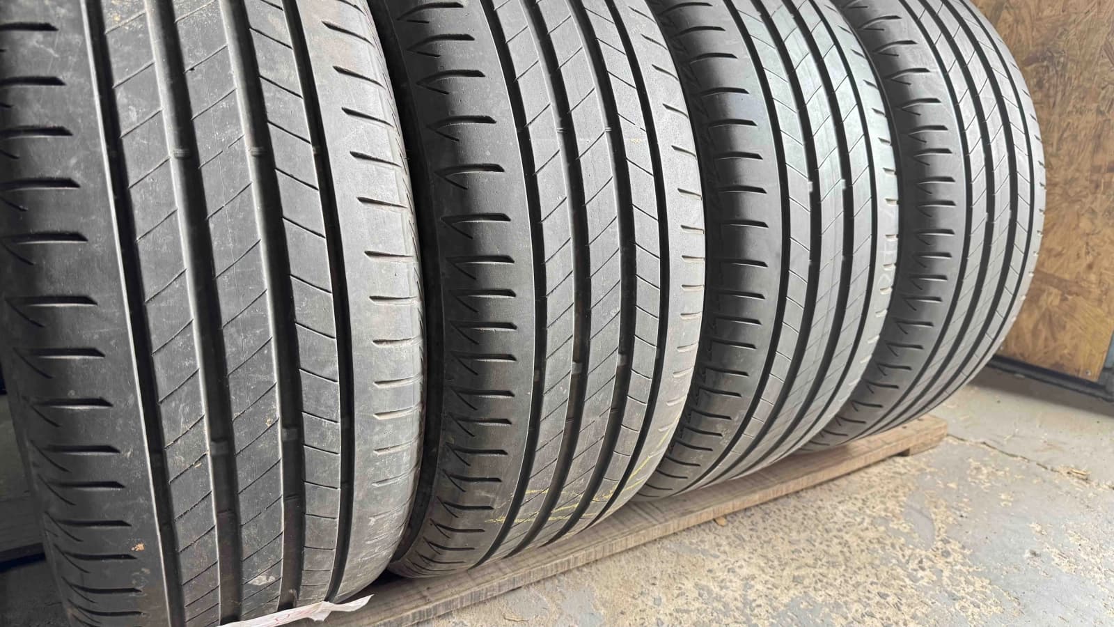Придбати вживані шини Bridgestone Turanza T005 . 245/45 R 18 Вживані шини з Європи Bridgestone Turanza T005 . 245/45 R 18