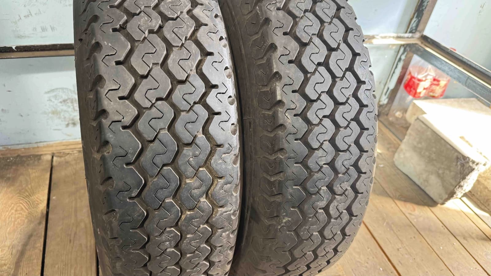 Придбати вживані шини Uniroyal Max C 50 205/70 R 14C Вживані шини з Європи Uniroyal Max C 50 205/70 R 14C