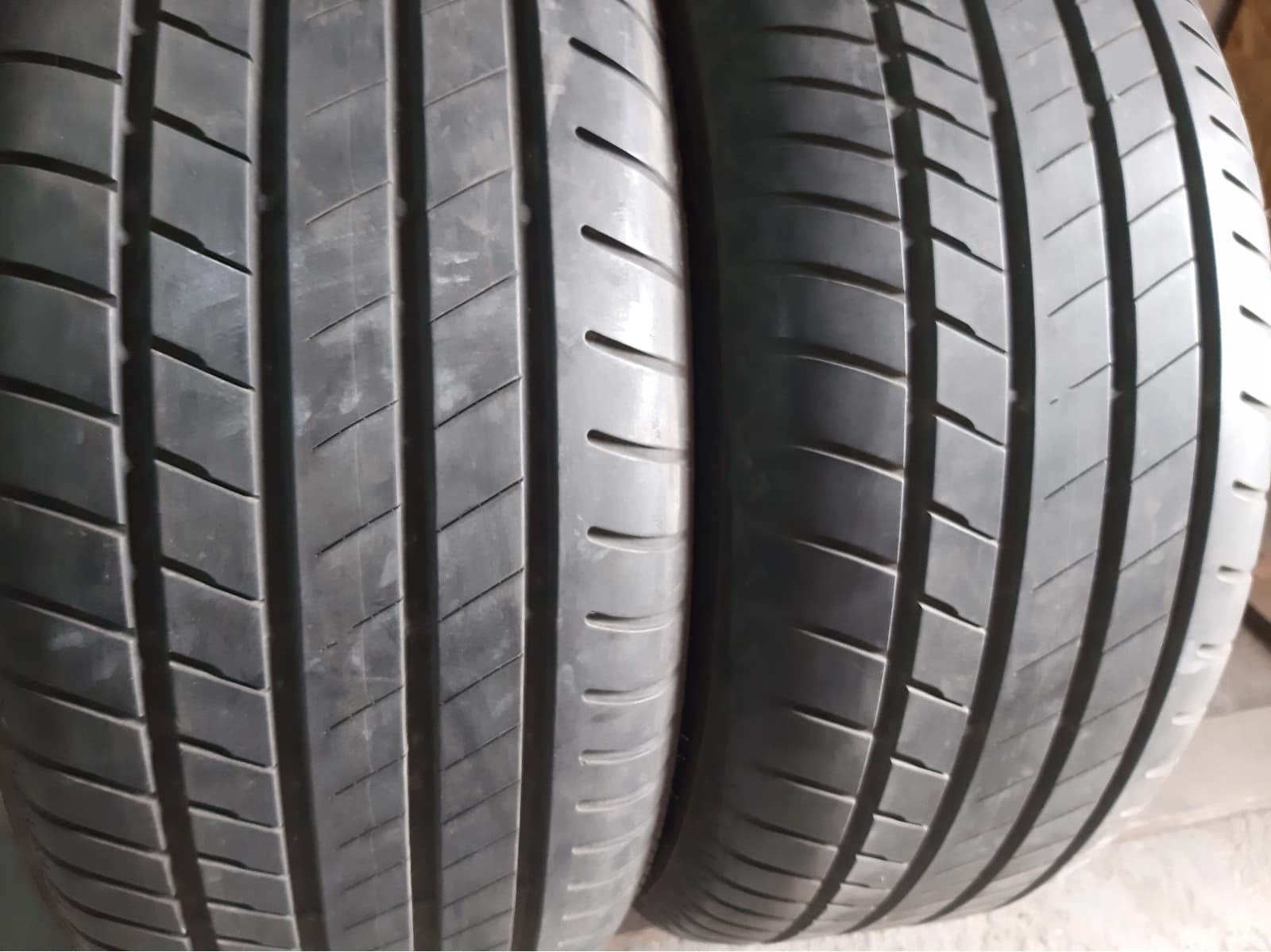 Придбати вживані шини Bridgestone Alenza 255/55 R 18 Вживані шини з Європи Bridgestone Alenza 255/55 R 18