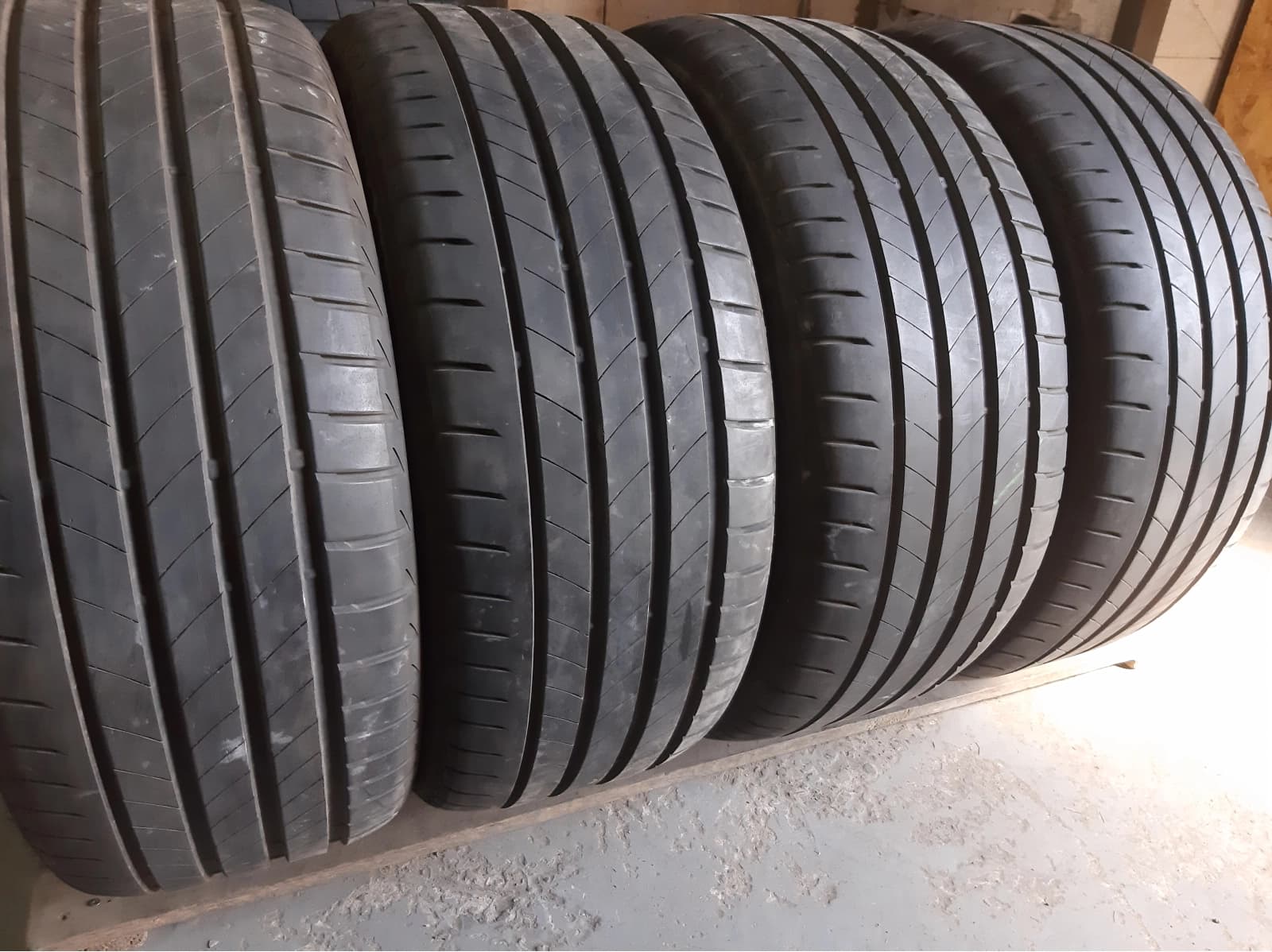 Придбати вживані шини Bridgestone Turanza T005 255/45 R 19 Вживані шини з Європи Bridgestone Turanza T005 255/45 R 19