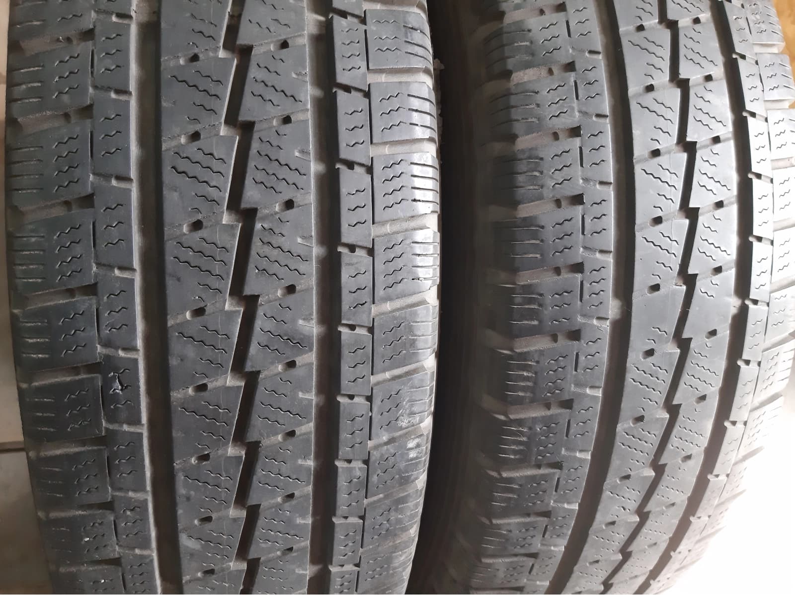 Придбати вживані шини Falken EuroAllSeason Van 11 . . . 195/75 R 16C Вживані шини з Європи Falken EuroAllSeason Van 11 . . . 195/75 R 16C