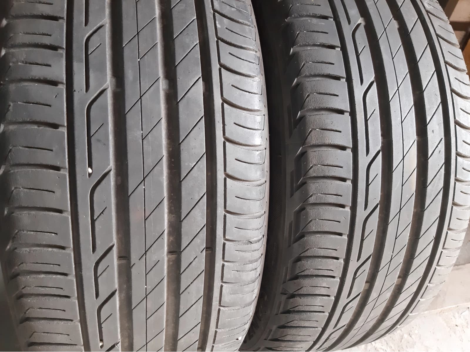 Придбати вживані шини Bridgestone Turanza T001 . . . . 225/45 R 17 Вживані шини з Європи Bridgestone Turanza T001 . . . . 225/45 R 17
