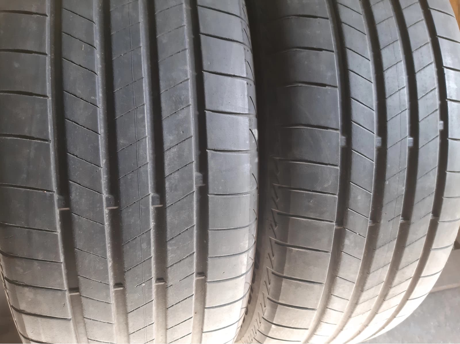 Придбати вживані шини Bridgestone Turanza Eco . . . 235/50 R 20 Вживані шини з Європи Bridgestone Turanza Eco . . . 235/50 R 20